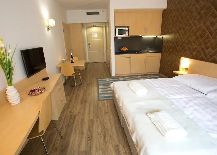 Club דירה באלאטונפורד